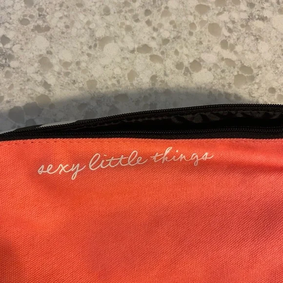 NWT Victoria’s Secret travelcase,canvas, compartments, retails for $70. - Picture 7 of 10